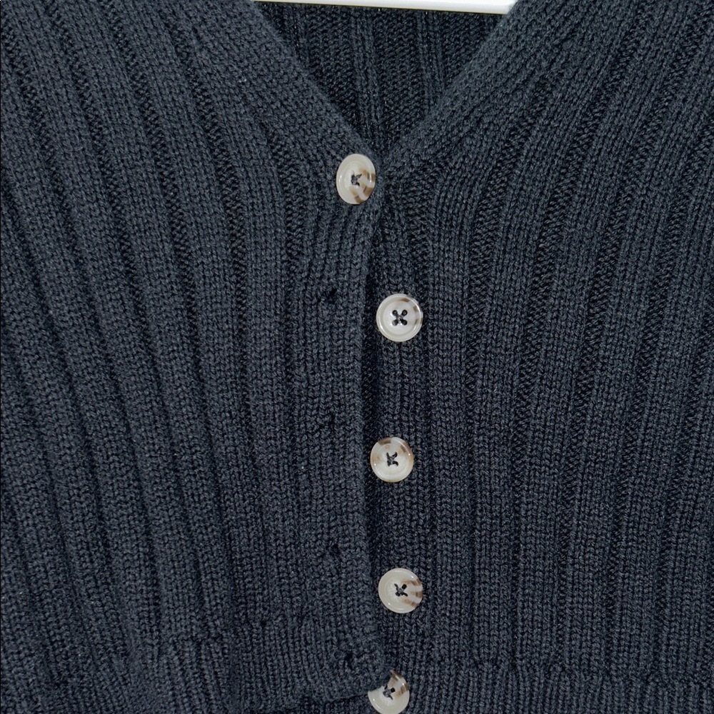Art Class Black Ribbed Button-Up Top - Picture 4 of 5